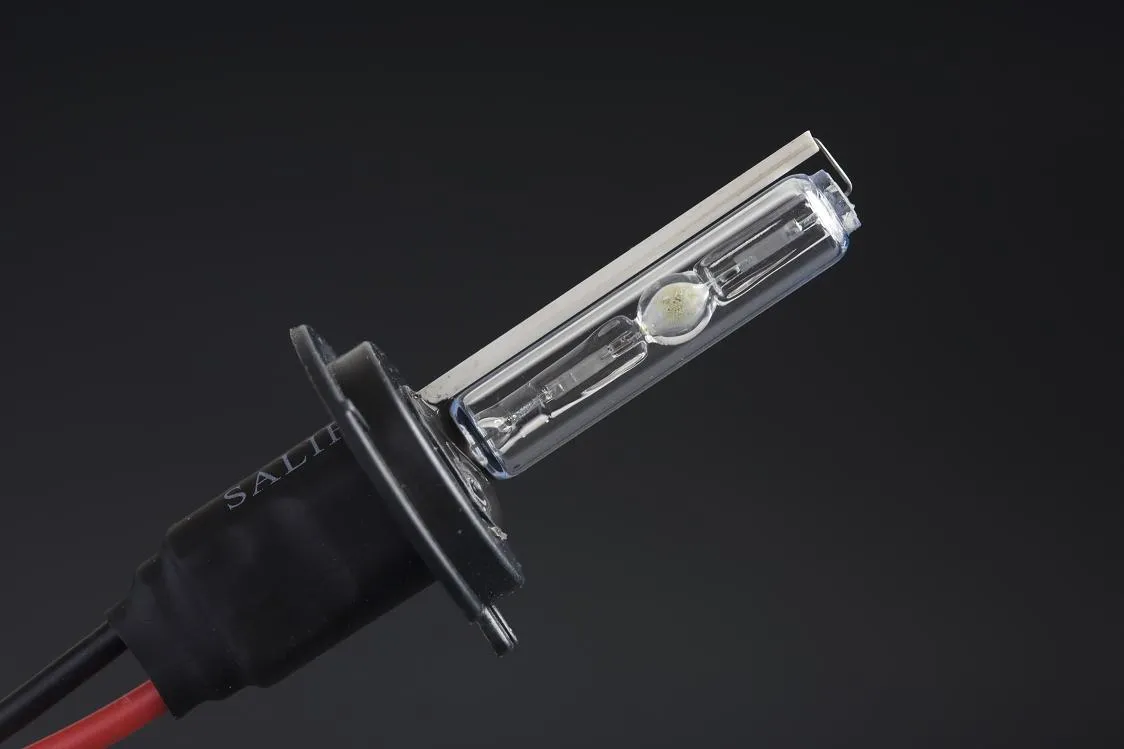 لامپ زنون و ویژگیهای ان